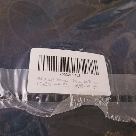 2 Navy Pillow Cases - Picture 2 of 3